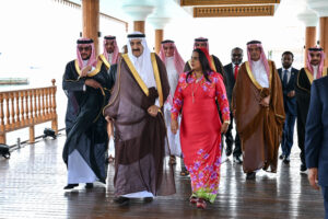 Saudi Prince Mansour accorded ceremonial welcome in Maldives