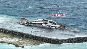 Safari Vessel Destroyed After Running Aground On Maafushi Outer Reef