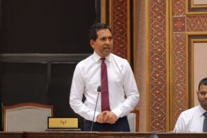 Parliament Committee Gives Economic Minister One Hour to Respond to No-Confidence Motion