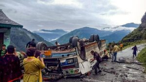 Eight killed, 10 injured after bus plunges onto lower road in India’s Himachal Pradesh
